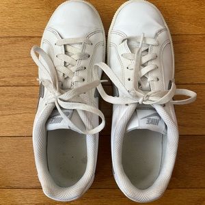 Great used condition Nike white leather casual sneakers Size 8.5 Women